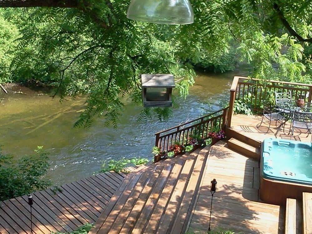 Stone Waters Inn Bellaire Екстер'єр фото
