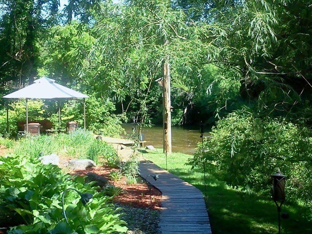 Stone Waters Inn Bellaire Екстер'єр фото