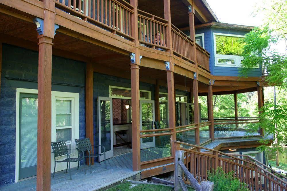 Stone Waters Inn Bellaire Екстер'єр фото